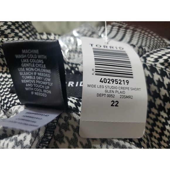 Torrid Size 22 Black White Glenn Plaid Pockets Elastic Waist Shorts Skorts Skirt - Picture 7 of 7